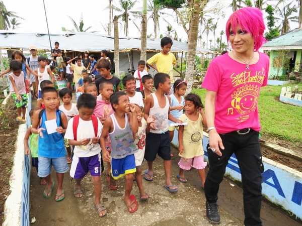 ANGEL-TAKAフィリピンでの慈善活動インタビュー掲載 - UCHUSENTAI:NOIZ ...